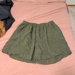 Seek Shelter Eva shorts olive green linen 2X
